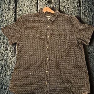 GAP Men's Short Sleeve Black and White Button Down Shirt